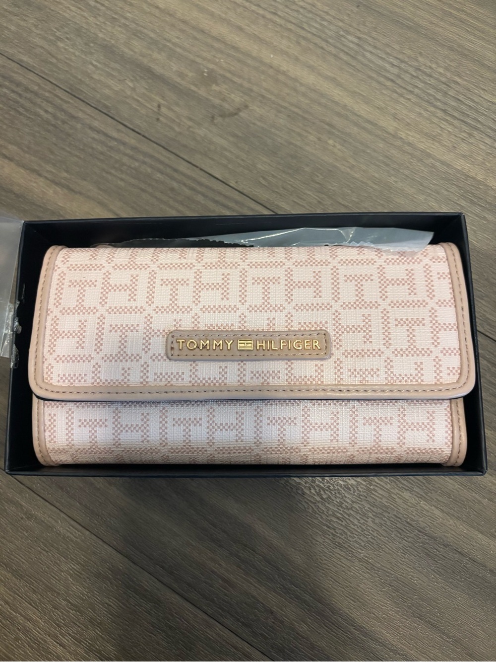 Tommy Hilfiger Pink Signature Continental monogram Wallet